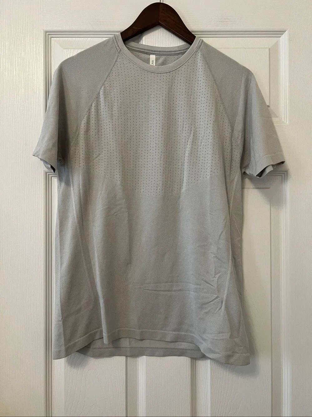 Ten Thousand Men’s Seamless Performance Shirt